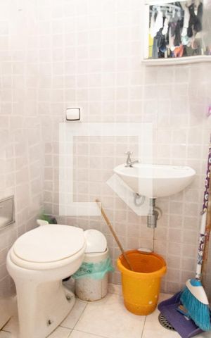 Apartamento à venda com 130m², 3 quartos e 3 vagas Apartamento à venda com 130m², 3 quartos e 3 vagasBanheiro de serviço