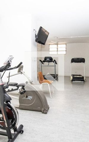 Apartamento à venda com 130m², 3 quartos e 3 vagas Apartamento à venda com 130m², 3 quartos e 3 vagasÁrea comum- Academia