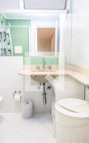 Apartamento à venda com 130m², 3 quartos e 3 vagas Apartamento à venda com 130m², 3 quartos e 3 vagasBanheiro 1