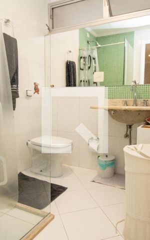 Apartamento à venda com 130m², 3 quartos e 3 vagas Apartamento à venda com 130m², 3 quartos e 3 vagasBanheiro 1