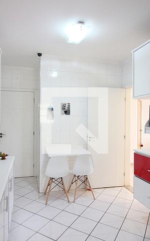 Apartamento para alugar com 130m², 3 quartos e 3 vagasCozinha