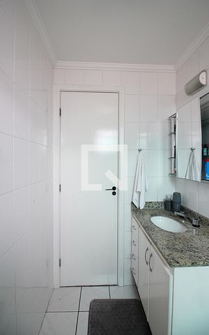 Apartamento para alugar com 130m², 3 quartos e 3 vagasQuarto 2 - Suíte Banheiro
