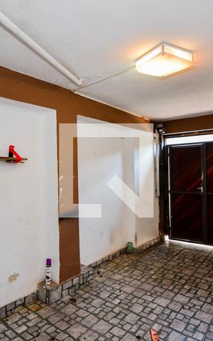 Casa para alugar com 80m², 1 quarto e 1 vaga Casa para alugar com 80m², 1 quarto e 1 vagaGaragem