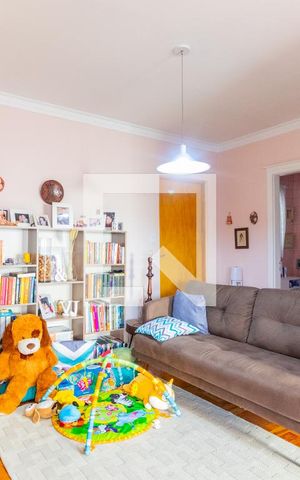 Casa à venda com 160m², 4 quartos e 2 vagas Casa à venda com 160m², 4 quartos e 2 vagasSala
