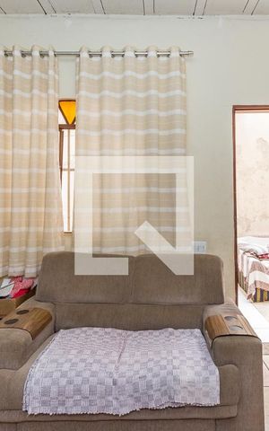 Casa à venda com 380m², 2 quartos e sem vaga Casa à venda com 380m², 2 quartos e sem vagaSala