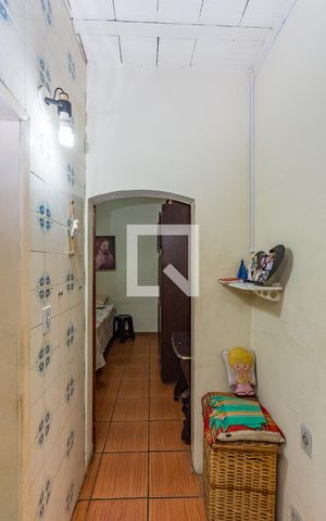 Casa à venda com 380m², 2 quartos e sem vaga Casa à venda com 380m², 2 quartos e sem vagaCorredor