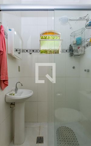Casa à venda com 380m², 2 quartos e sem vaga Casa à venda com 380m², 2 quartos e sem vagaBanheiro
