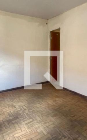 Casa à venda com 195m², 4 quartos e 2 vagas Casa à venda com 195m², 4 quartos e 2 vagasQuarto Suíte