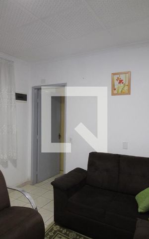 Casa à venda com 140m², 2 quartos e 2 vagasSala