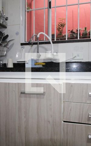Casa à venda com 140m², 2 quartos e 2 vagasCozinha - Armários