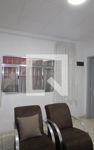 Casa à venda com 140m², 2 quartos e 2 vagasSala