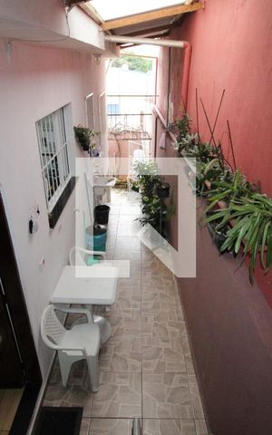 Casa à venda com 140m², 2 quartos e 2 vagasCorredor/entrada
