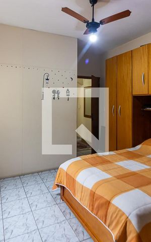 Casa à venda com 240m², 3 quartos e 2 vagas Casa à venda com 240m², 3 quartos e 2 vagasQuarto 1