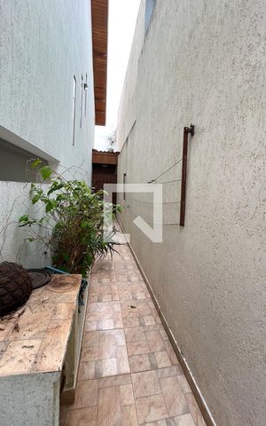 Casa para alugar com 230m², 3 quartos e 1 vagaCorredor externo