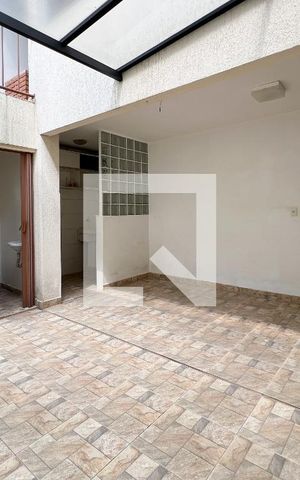 Casa para alugar com 230m², 3 quartos e 1 vagaPátio