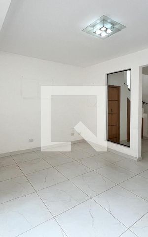 Casa para alugar com 230m², 3 quartos e 1 vagaSala