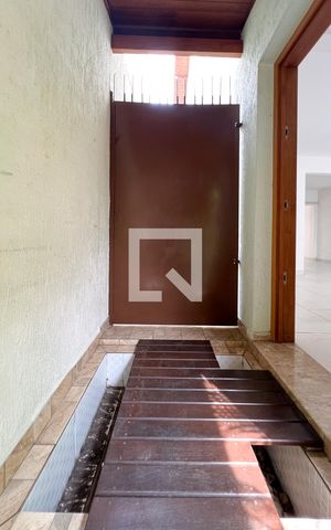 Casa para alugar com 230m², 3 quartos e 1 vagaHall