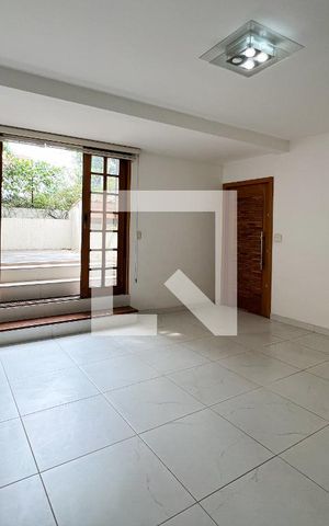Casa para alugar com 230m², 3 quartos e 1 vagaSala