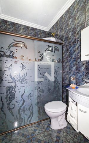 Casa à venda com 150000m², 4 quartos e 1 vagaBanheiro da suíte 2