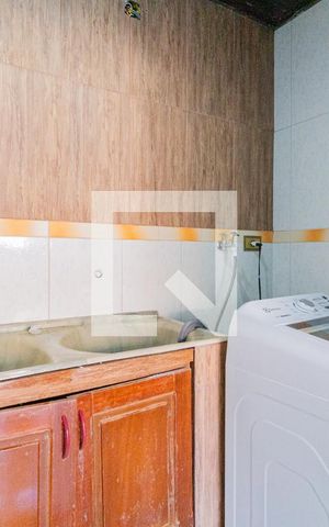 Casa à venda com 150000m², 4 quartos e 1 vagaÁrea de serviço