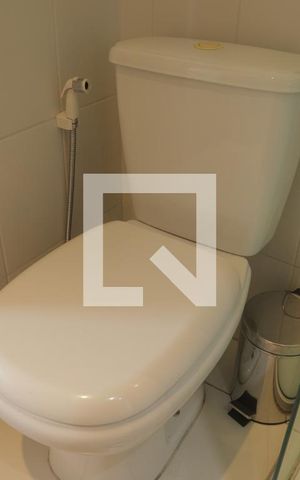 Apartamento à venda com 72m², 2 quartos e 2 vagasBanheiro da Suíte