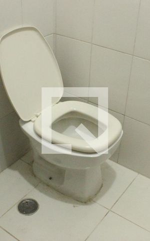 Casa para alugar com 400m², 5 quartos e 8 vagasBanheiro do Quarto 4