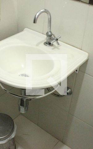 Casa para alugar com 400m², 5 quartos e 8 vagasBanheiro do Quarto 4