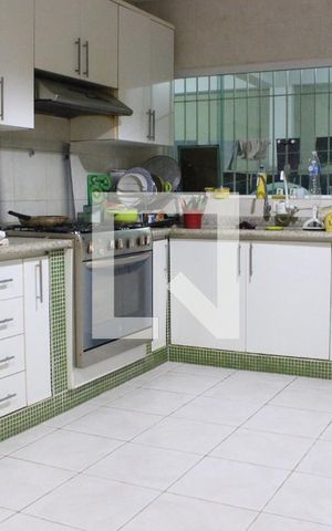 Casa para alugar com 400m², 5 quartos e 8 vagasCozinha
