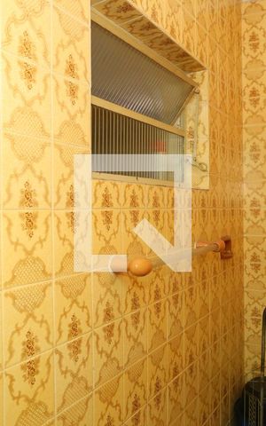 Casa à venda com 250m², 4 quartos e 4 vagasBanheiro de Serviço
