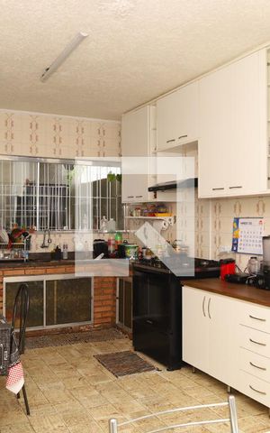 Casa à venda com 250m², 4 quartos e 4 vagasCozinha