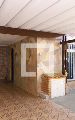 Casa à venda com 250m², 4 quartos e 4 vagasGaragem