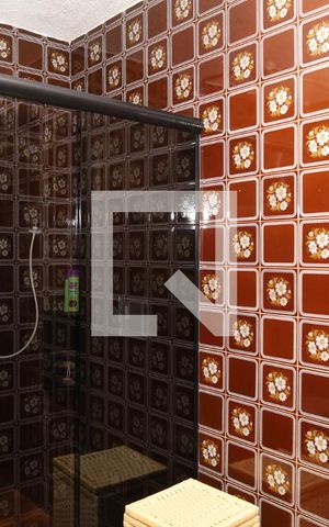 Casa à venda com 250m², 4 quartos e 4 vagasBanheiro 