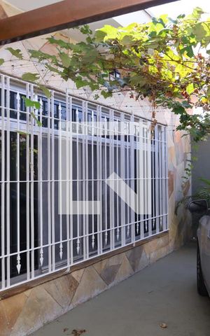 Casa à venda com 250m², 4 quartos e 4 vagasGaragem