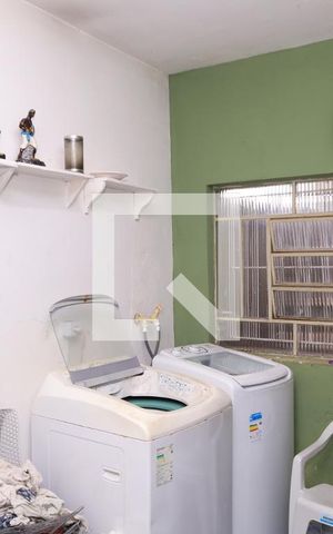 Casa à venda com 250m², 4 quartos e 4 vagasDepósito