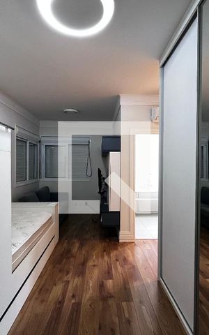 Casa à venda com 700m², 4 quartos e 5 vagas Casa à venda com 700m², 4 quartos e 5 vagasQuarto