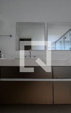 Casa à venda com 700m², 4 quartos e 5 vagas Casa à venda com 700m², 4 quartos e 5 vagasBanheiro