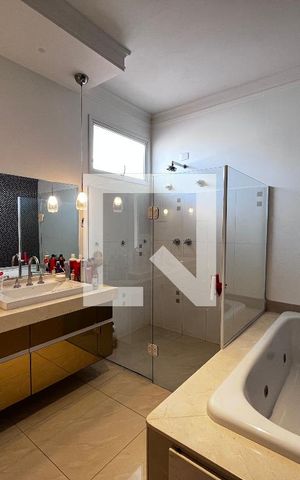 Casa à venda com 700m², 4 quartos e 5 vagas Casa à venda com 700m², 4 quartos e 5 vagasBanheiro