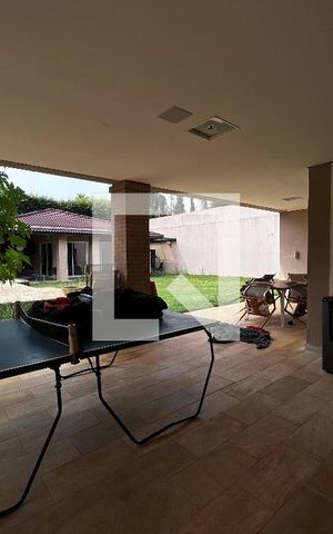 Casa à venda com 700m², 4 quartos e 5 vagas Casa à venda com 700m², 4 quartos e 5 vagasÁrea comum