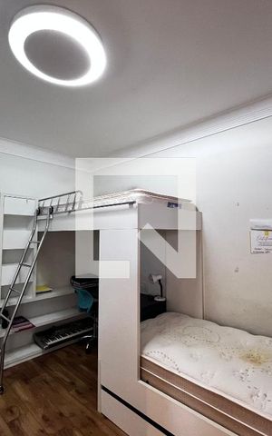 Casa à venda com 700m², 4 quartos e 5 vagas Casa à venda com 700m², 4 quartos e 5 vagasQuarto