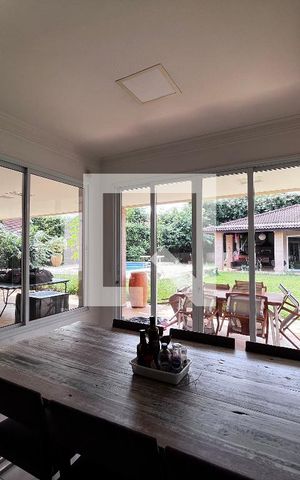 Casa à venda com 700m², 4 quartos e 5 vagas Casa à venda com 700m², 4 quartos e 5 vagasCozinha
