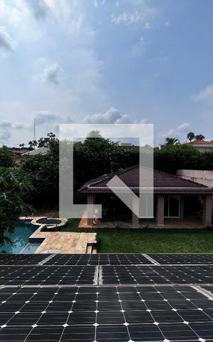 Casa à venda com 700m², 4 quartos e 5 vagas Casa à venda com 700m², 4 quartos e 5 vagasVista