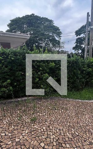 Casa à venda com 700m², 4 quartos e 5 vagas Casa à venda com 700m², 4 quartos e 5 vagasÁrea comum