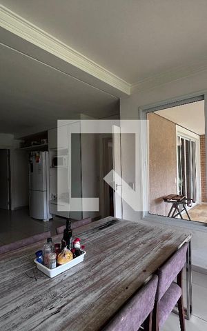 Casa à venda com 700m², 4 quartos e 5 vagas Casa à venda com 700m², 4 quartos e 5 vagasCozinha
