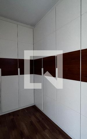 Casa à venda com 700m², 4 quartos e 5 vagas Casa à venda com 700m², 4 quartos e 5 vagasCloset