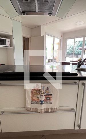 Casa à venda com 700m², 4 quartos e 5 vagas Casa à venda com 700m², 4 quartos e 5 vagasCozinha