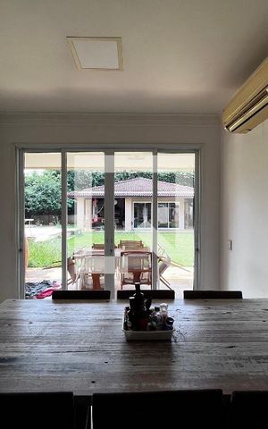 Casa à venda com 700m², 4 quartos e 5 vagas Casa à venda com 700m², 4 quartos e 5 vagasCozinha