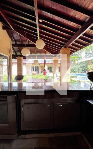 Casa à venda com 700m², 4 quartos e 5 vagas Casa à venda com 700m², 4 quartos e 5 vagasÁrea comum