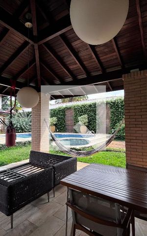 Casa à venda com 700m², 4 quartos e 5 vagas Casa à venda com 700m², 4 quartos e 5 vagasÁrea comum