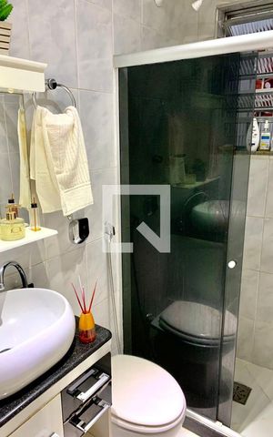 Apartamento à venda com 77m², 2 quartos e 1 vaga Apartamento à venda com 77m², 2 quartos e 1 vagaBanheiro
