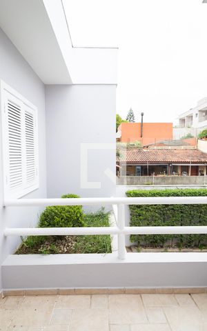 Casa à venda com 560m², 4 quartos e 8 vagas Casa à venda com 560m², 4 quartos e 8 vagasSacada da Suíte 4